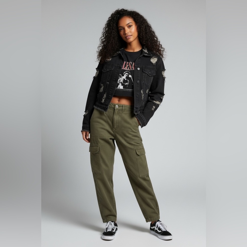 Zara Relaxed Green Cargo Pants Streetstyle 2